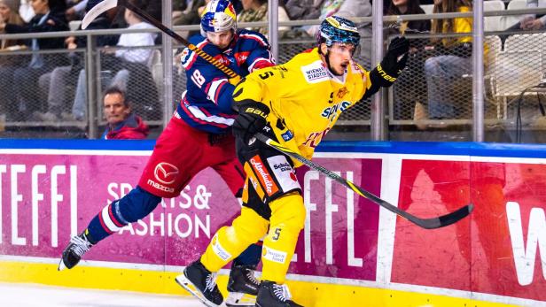 Harte Bandagen: Salzburg (li. Stapelfeldt) schenkte den Vienna Capitals (Hackl) nichts