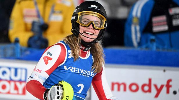 Katharina Liensberger freute sich über ihren zweiten Platz im Slalom von Levi