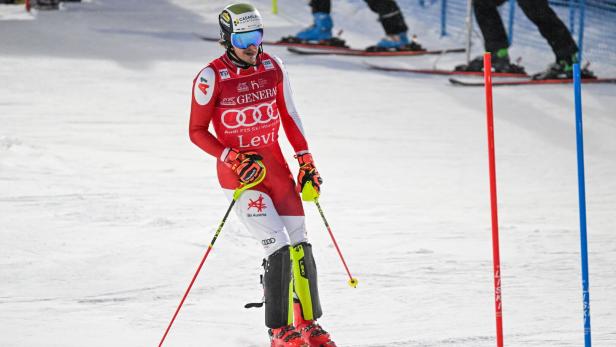 Manuel Feller kam nicht ins Ziel und schied erstmals seit Jänner 2023 in einem Slalom aus