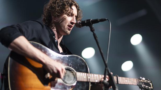 Dean Lewis: Eine Stimme für Klarheit und Vertrauen in schweren Zeiten