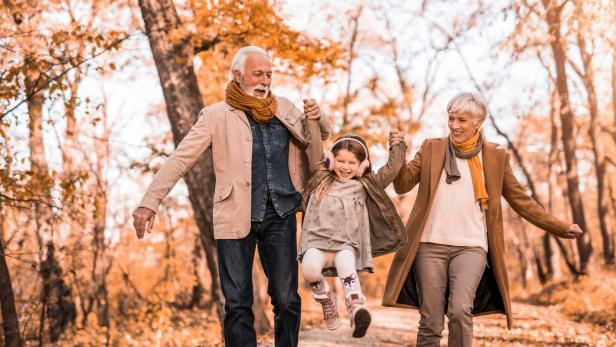 Boomer klagen über fehlende Enkerl - Millennials zeigen wenig Verständnis