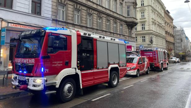 Sperre wegen U-Bahn-Brand: Schienenersatzverkehr wird eingerichtet