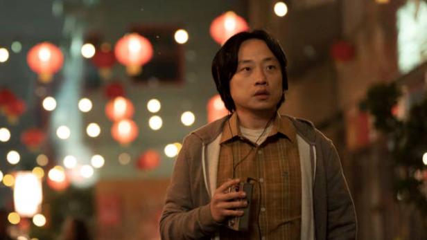 Willis Wu (Jimmy O. Yang) in der Serie &amp;quot;Interior Chinatown&amp;quot; auf Disney+Will keine unwichtige Nebenfigur sein: Willis Wu muss seine Rolle erst finden