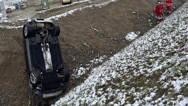 Betrunkene Autofahrerin verunfallte in OÖ mit Sohn (5)