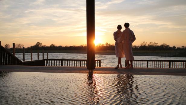 St. Martins Therme: der perfekte Rückzugsort für Entspannung und Erholung mit Blick auf die Umgebung.