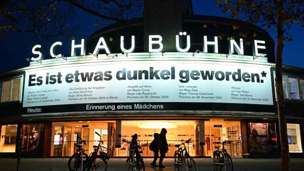 The &amp;quot;Schaubuehne&amp;quot; theatre is pictured in Berlin on November 21, 2024. Berlin&amp;#39;s Schaubühne, one of Europe&amp;#39;s best-known theatres for its avant-garde productions, said it was at risk of bankruptcy because of major budget cuts planned by the German capital. (Photo by Tobias SCHWARZ / AFP)APA/AFP/TOBIAS SCHWARZ