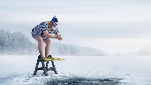 Ob kaltes Duschen, eisiges Winterbaden oder belebendes Kneippen – der Schritt in die Kälte lohnt sich auch für bekennende Warmduscher 