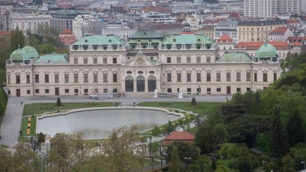 Das Schloss Belvedere in Wien am 10.05.2021Belvedere-Besucher wurden beim Schauen beobachtetKURIER/Juerg Christandl