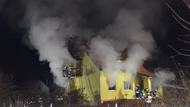 Ein Toter nach Wohnhausbrand in Landegg in NÖ