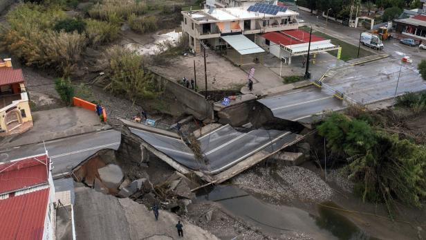 Unwetter-Chaos in Griechenland: Evakuierungen auf Rhodos, Tote auf Lemnos