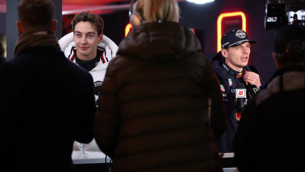 George Russell und Max Verstappen (re.)