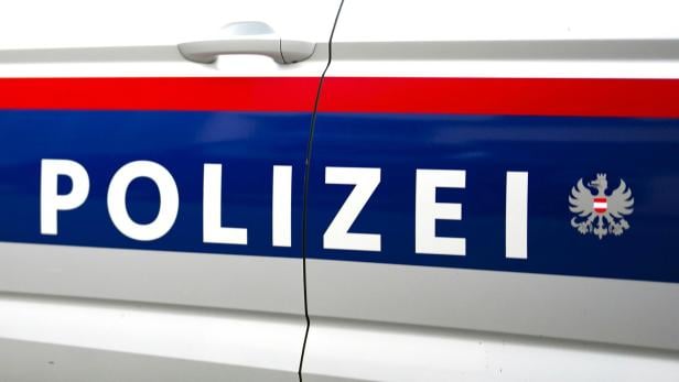 Die Polizei geht einer möglichen Bedrohung von Fußballerinnen nach.