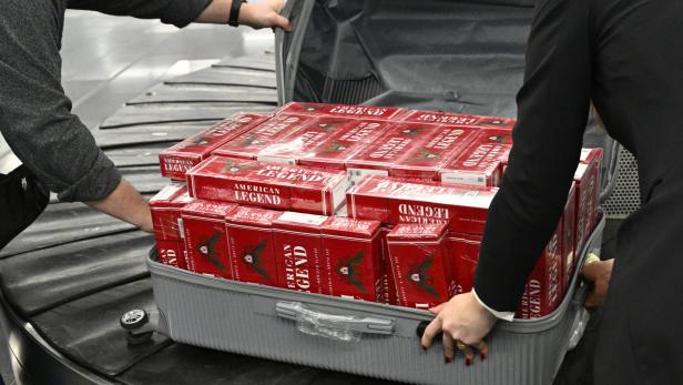 6.406 Zoll-Aufgriffe auf Flughafen Wien im Vorjahr, darunter fast 300kg Cannabis