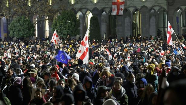 Bei erneuten Pro-EU-Protesten in Georgien hat es laut dem Gesundheitsministerium 26 Verletzte gegeben