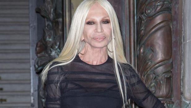 Donatella Versace mit neuem Gesicht: Nicht wiederzuerkennen