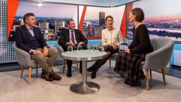 Im Fernsehstudio: Die Diskutanten – Zadrazil, Pilgram, Egerth –  sind Teil der „Climate Hours Initiative“ von KURIER und Glacier, die Unternehmen und ihre Mitarbeiter klimafit macht 