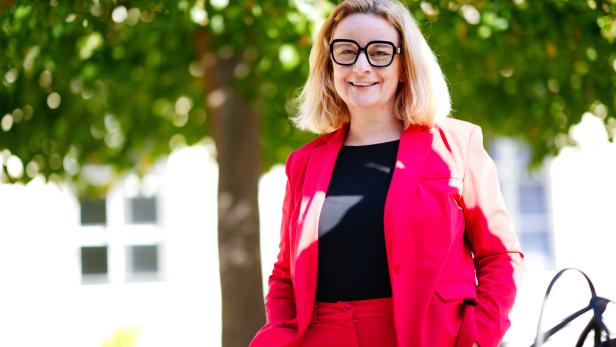 BRIGITTE HÜTTER IST NEUE PRÄSIDENTIN DER UNIVERSITÄTENKONFERENZ