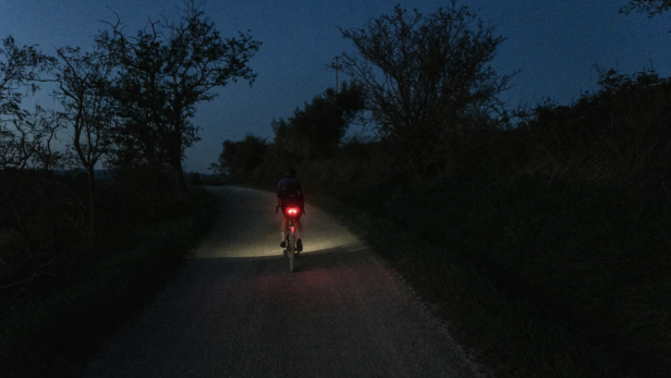 Innovation für Radfahrer: Connondale SmartSense kombiniert Beleuchtung und Radar