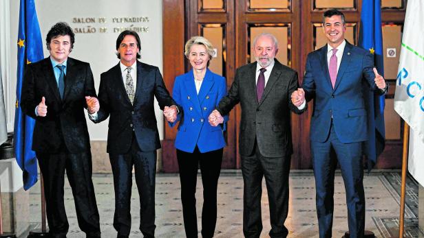 TOPSHOT-URUGUAY-MERCOSUR-SUMMIT