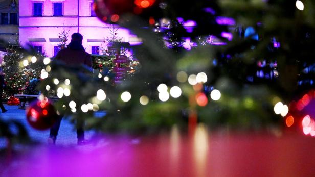 Schlägerei auf Öffi-Weihnachtsfeier: Polizei und Rettung im Einsatz