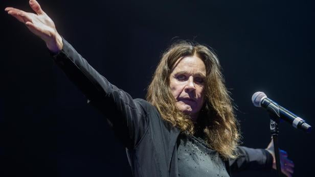 Ozzy Osbourne und seine sehr lustige Autobiografie spielt eine wichtige Rolle in "Writing Stars"