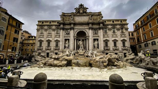 2-monatige Arbeiten beendet: Trevi-Brunnen in Rom erstrahlt in neuem Glanz