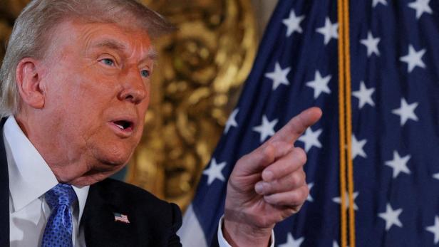 FILE PHOTO: U.S. President-elect Donald Trump delivers remarks at Mar-a-Lago in Palm Beach