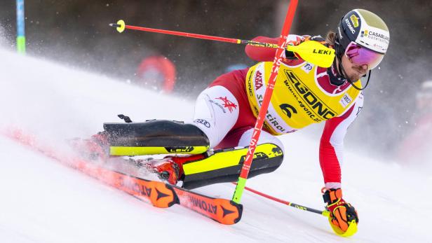 Norwegische Festspiele im Slalom von Alta Badia, Feller auf Rang 7