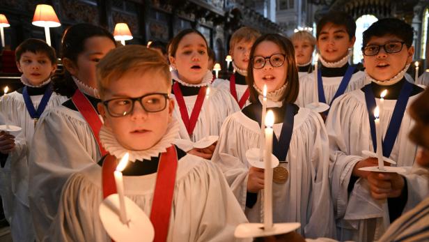 Erstmals in 900 Jahren: Auch Mädchen singen im Chor der St. Paul's Cathedral