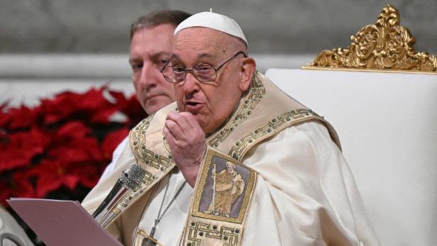 Papst Franziskus eröffnete bei Christmette Heiliges Jahr