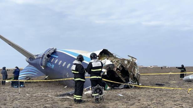 Flugzeugabsturz: Maschine kollidierte mit Vogelschwarm - 32 Überlebende