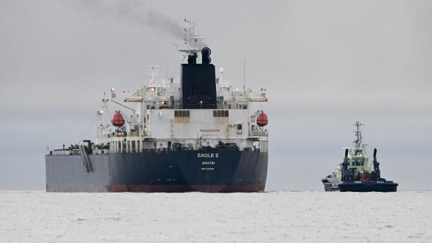 Finnland beschlagnahmte Öltanker nach Ostsee-Kabel-Beschädigung