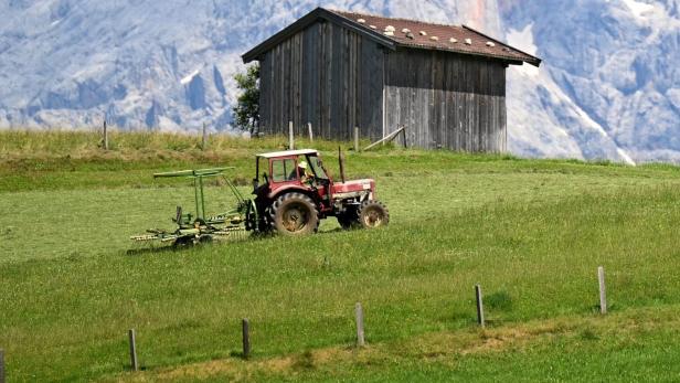 ++ THEMENBILD ++ LANDWIRTSCHAFT / WETTER / ERNTE / AGRAR / BAUER / ACKERBAU