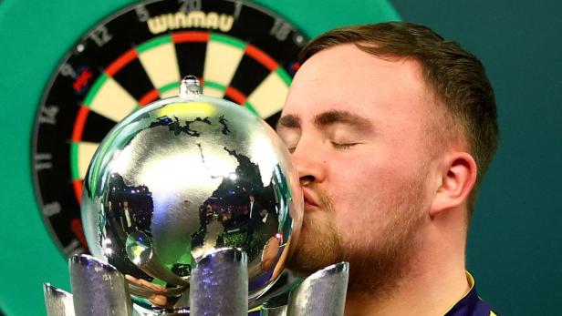 Darts-Weltmeister Luke Littler und die Sid-Waddell-Trophy