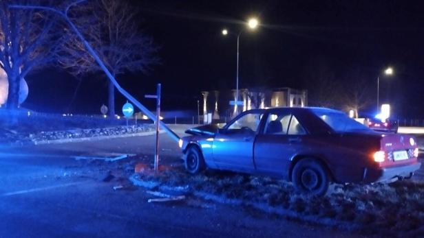 Wilder Unfall in NÖ: Autofahrer hinterließ Spur der Verwüstung