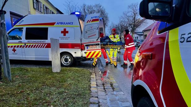 Kohlenmonoxid-Alarm im Bezirk Baden: Hausbewohnerin tot