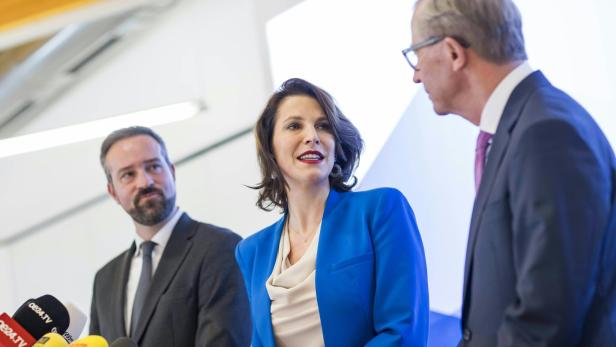 Stefan Schnöll, Karoline Edtstadler und Wilfried Haslauer am Donnerstag.