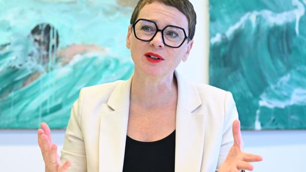 BÜRGERMEISTERWAHL LINZ: FOTOTERMIN BÜRGERMEISTER-KANDIDATIN EVA SCHOBESBERGER (GRÜNE) BÜRGERMEISTERWAHL LINZ: FOTOTERMIN BÜRGERMEISTER-KANDIDATIN EVA SCHOBESBERGER (GRÜNE)