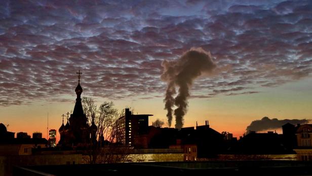 Vom Wiener Botschaftsviertel aus war eine Rauchsäule über Simmering klar zu sehen.