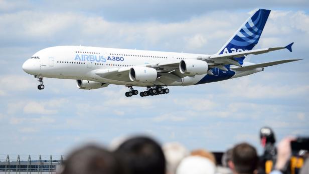 Airbus A380 bei der Farnborough Airshow in England.