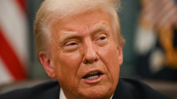 Trump lässt die Grenze zu Mexiko stärker überwachen Trump lässt die Grenze zu Mexiko stärker überwachen