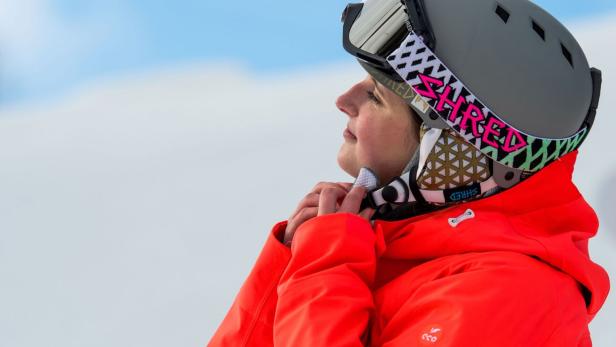 Skihelme verringern das Risiko von Kopfverletzungen beim Skifahren erheblich.