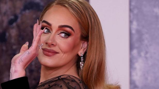 Adele bei den Brit Awards 2022 in London.