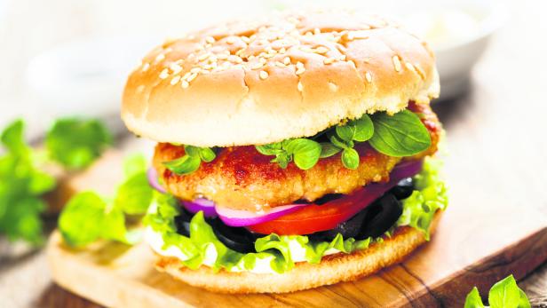 Weil sie auf ihr Frühstück von McDonald's wartete, nahm eine Polizeibeamtin einen Notruf nicht entgegen. Der Anrufer ist empört. Clamburger