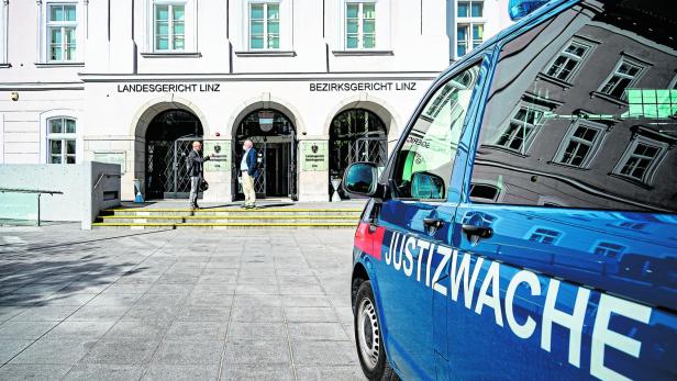 Prozess in Linz gegen Polizisten