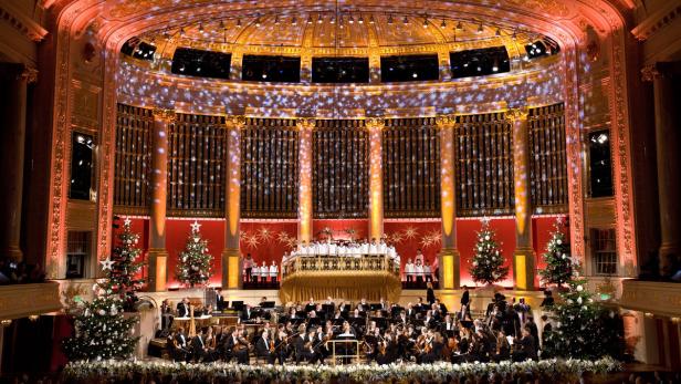 Bei &quot;Christmas in Vienna&quot; ist das Konzerthaus weihnachtlich geschmückt.