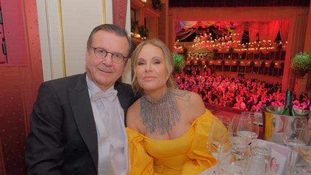 Katja Burkard und Hans Mahr beim Wiener Opernball (2023) Katja Burkard und Hans Mahr beim Wiener Opernball (2023)