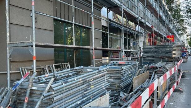 ++ ARCHIVBILD ++ WIEN: FIRMA VERMISST "UNBERECHTIGTERWEISE" ABGEBAUTES GERÜST Vermisst: Gerüst im Wert von 147.000 Euro in Wien illegal abgebaut