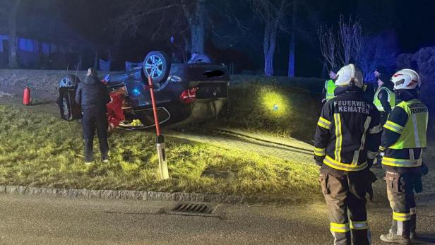 46-212965385 Im Bezirk Grieskirchen endete die Amokfahrt des Burschen mit einem Unfall