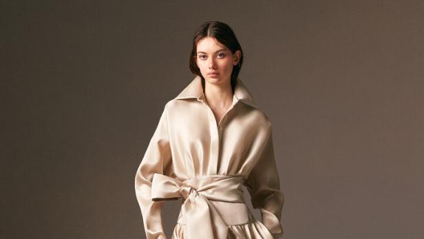 Abendrobe mit weit ausgestelltem Rock von Alexis Mabille.